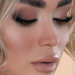 آموزش انواع میکاپ با مدرک فنی حرفه ای در آموزشگاه صنم