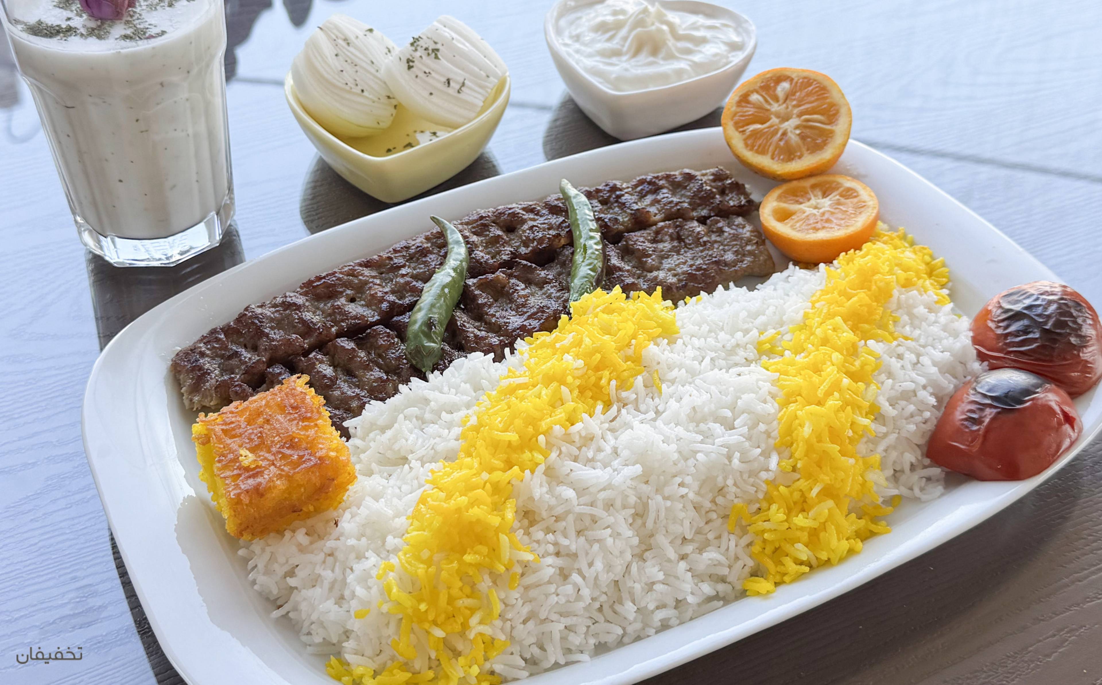 کترینگ بگلو(شعبه آزاد شهر)