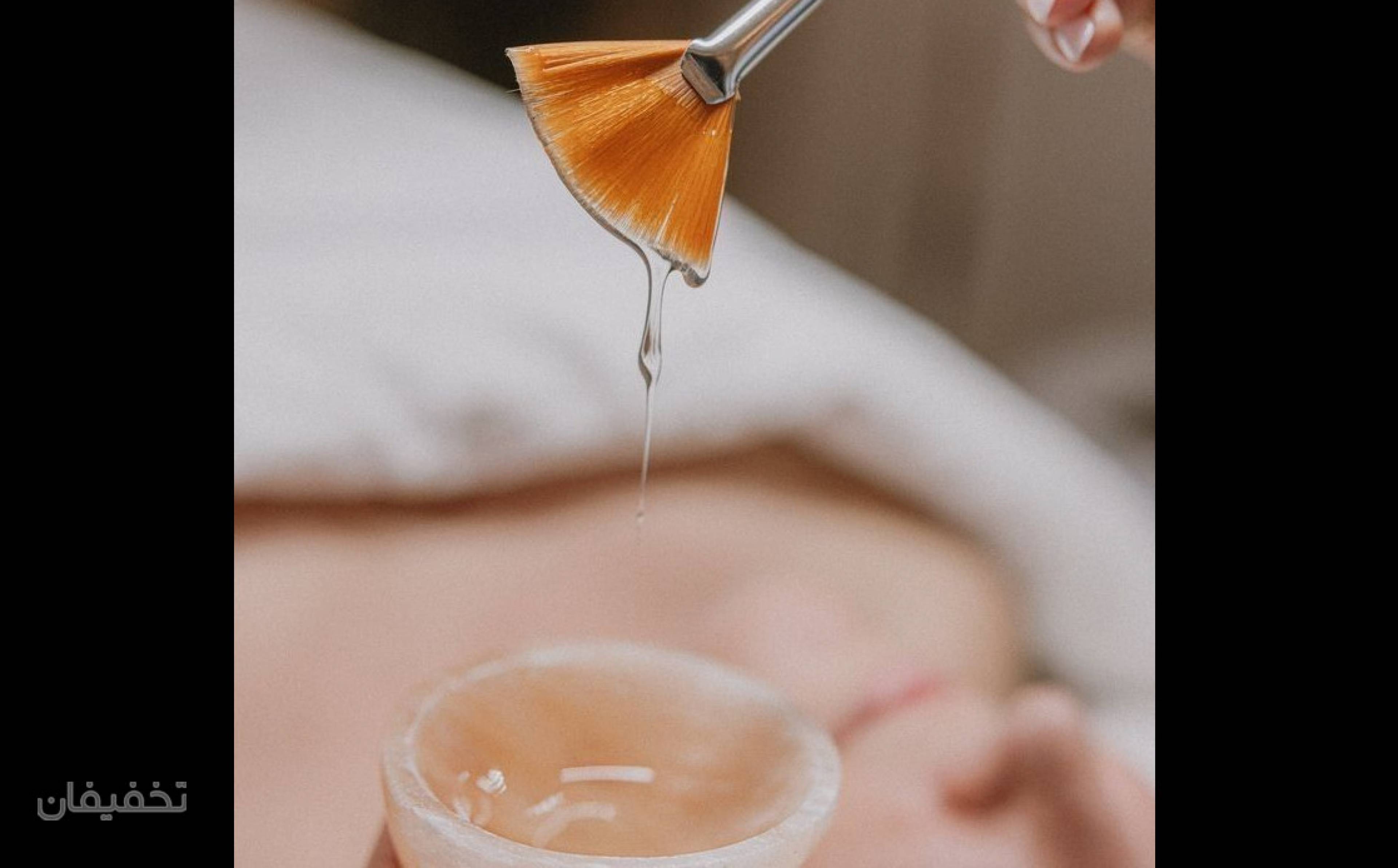 خدمات پاکسازی پوست و فیشال حرفه ای نگین