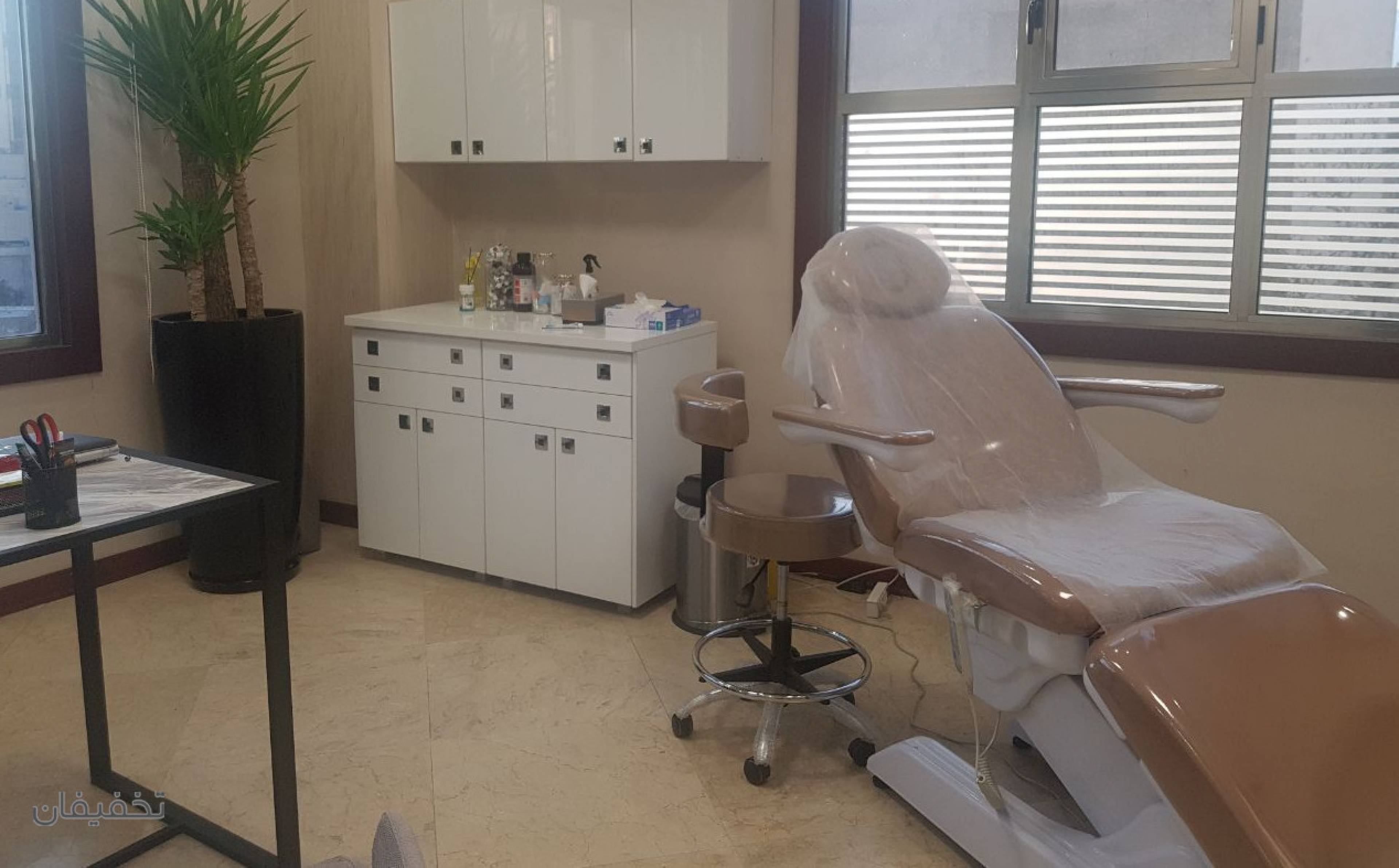 مطب لیزر و زیبایی دکتر مونا معصوم آبادی(درمانیکا)