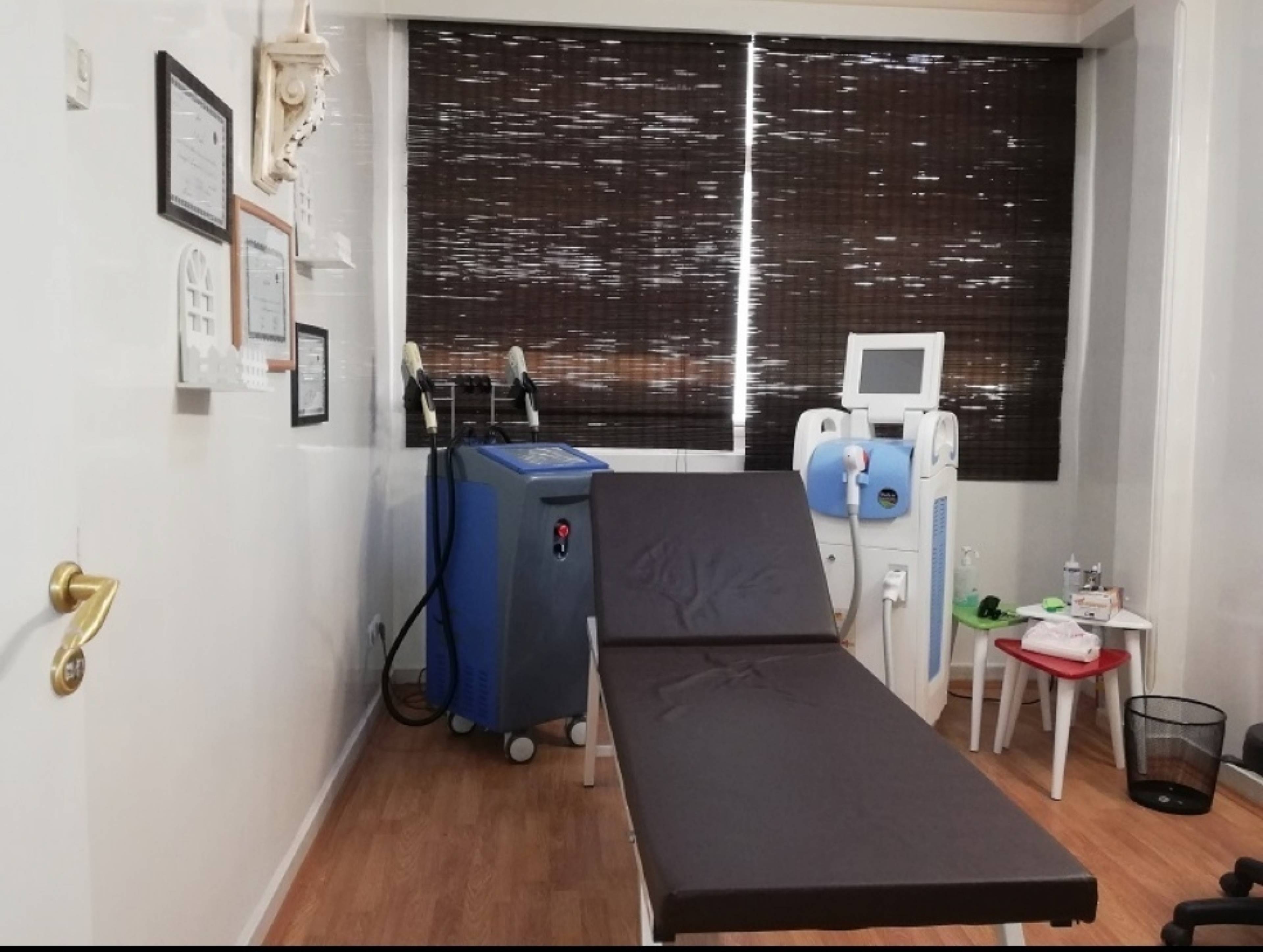 مطب دکتر ماه شید حاجی عباسی
