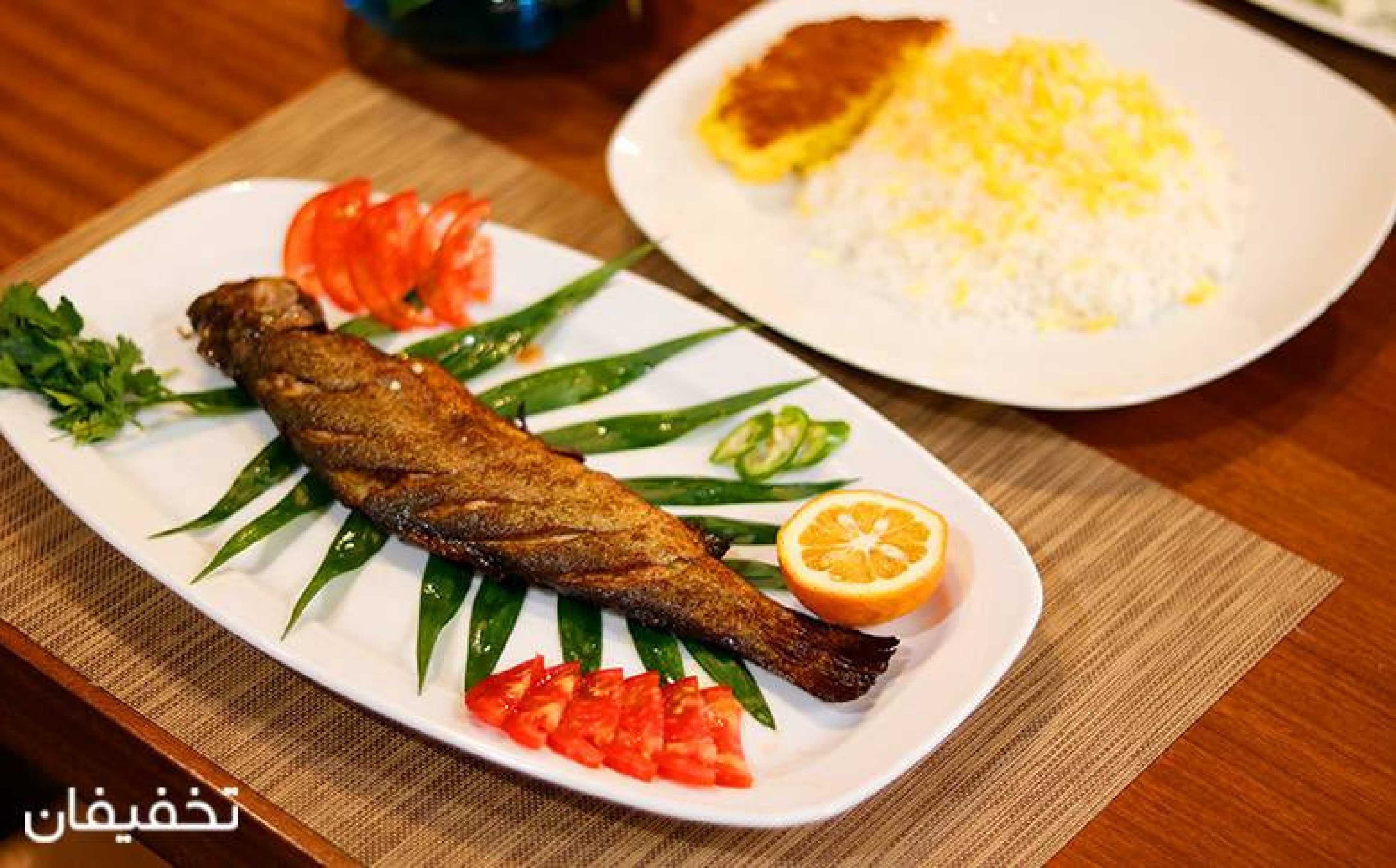 رستوران سنتی لیوا برج نگین آزادی