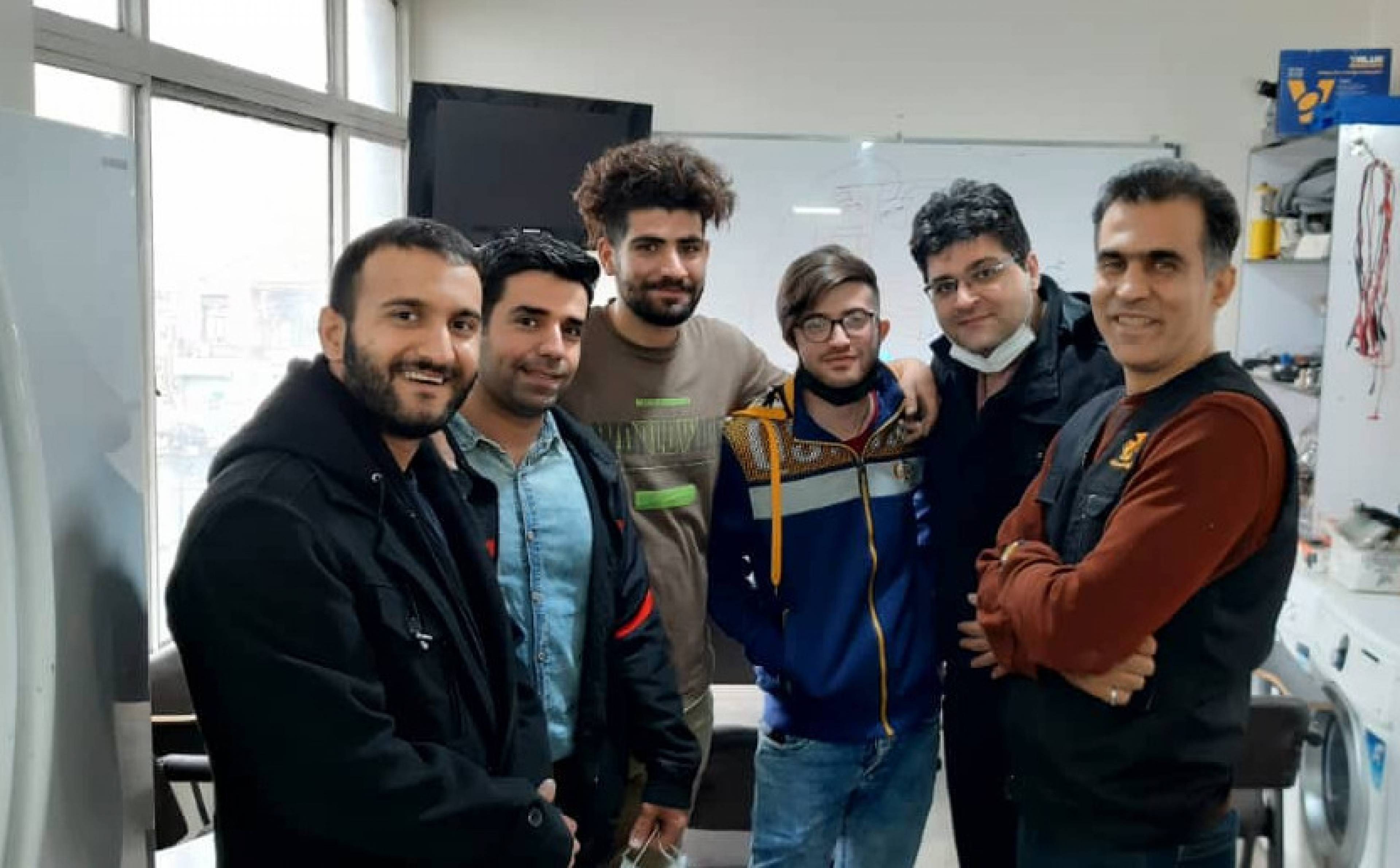 آموزشگاه و کارگاه فن آشنا
