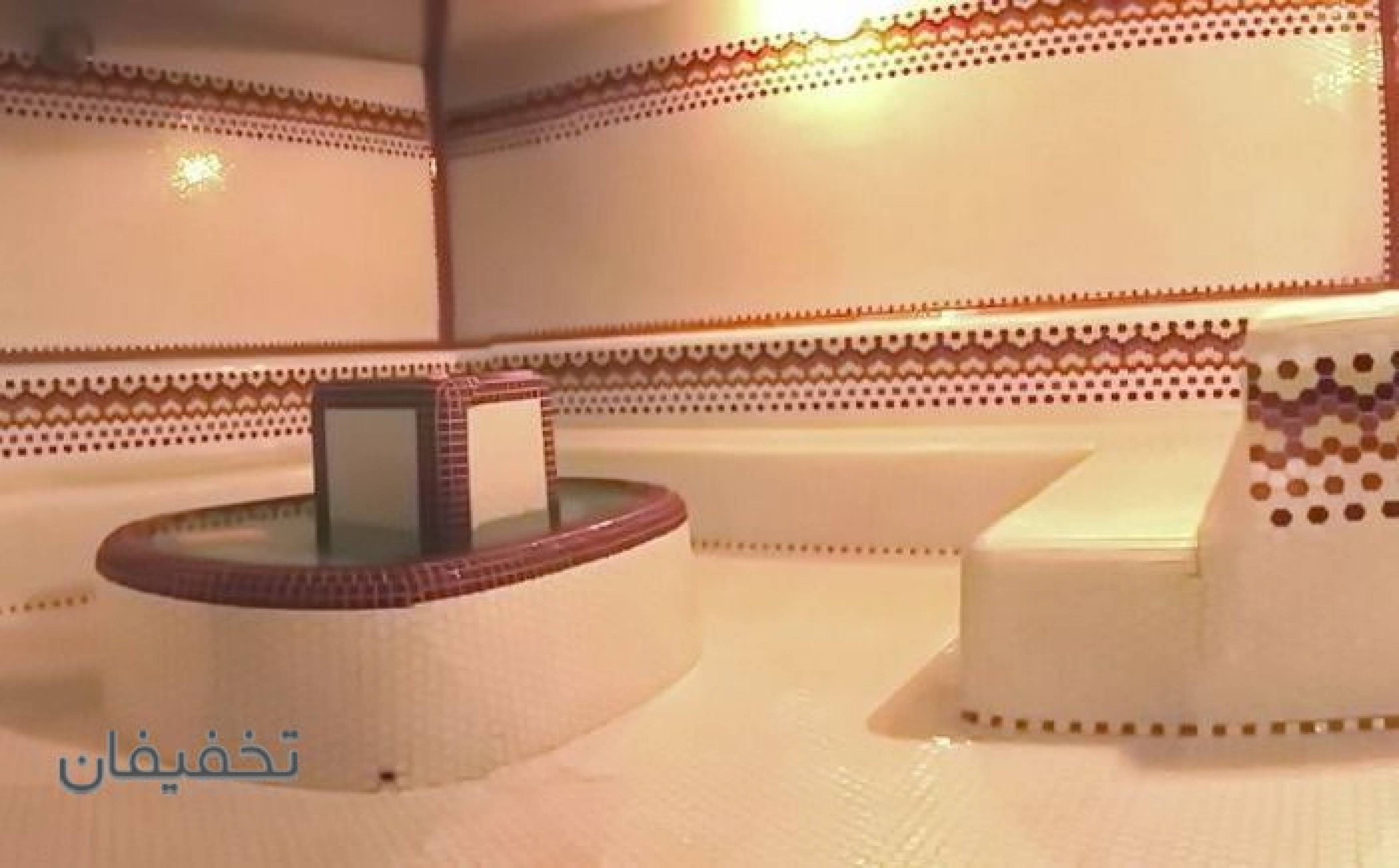 استخر سرپوشیده پاس