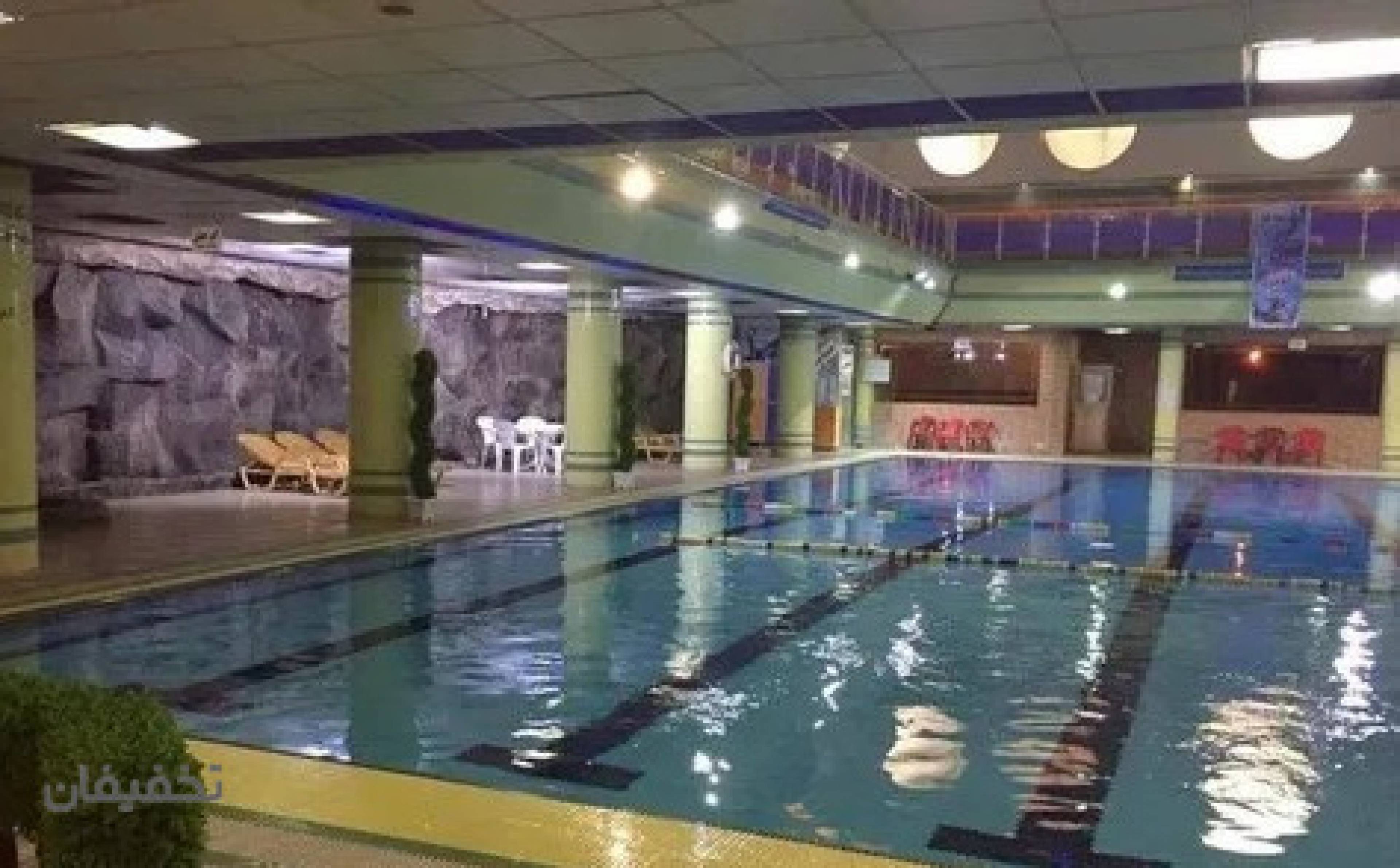 استخر قصر نشاط