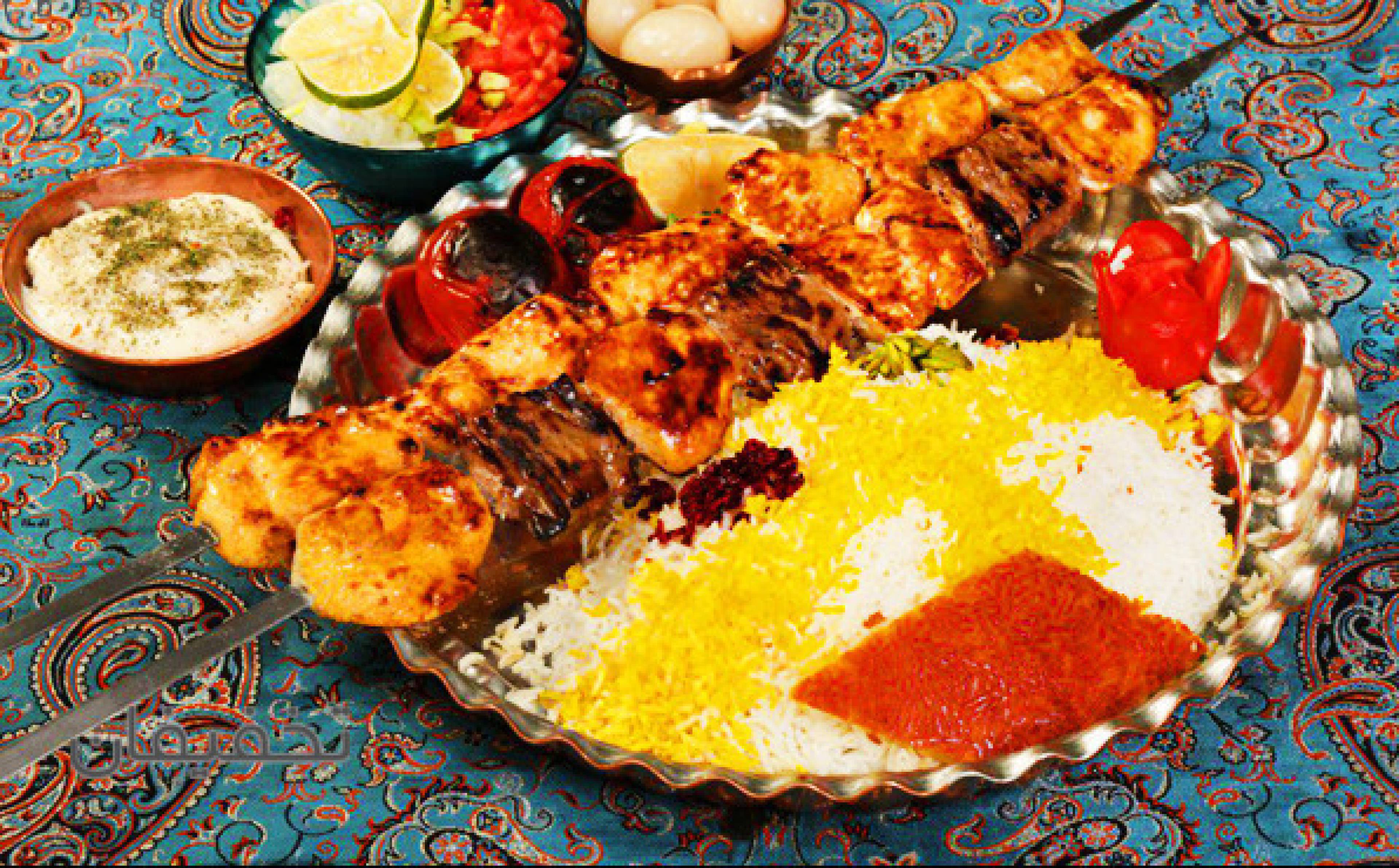 رستوران و تهیه غذای خانواده جوان