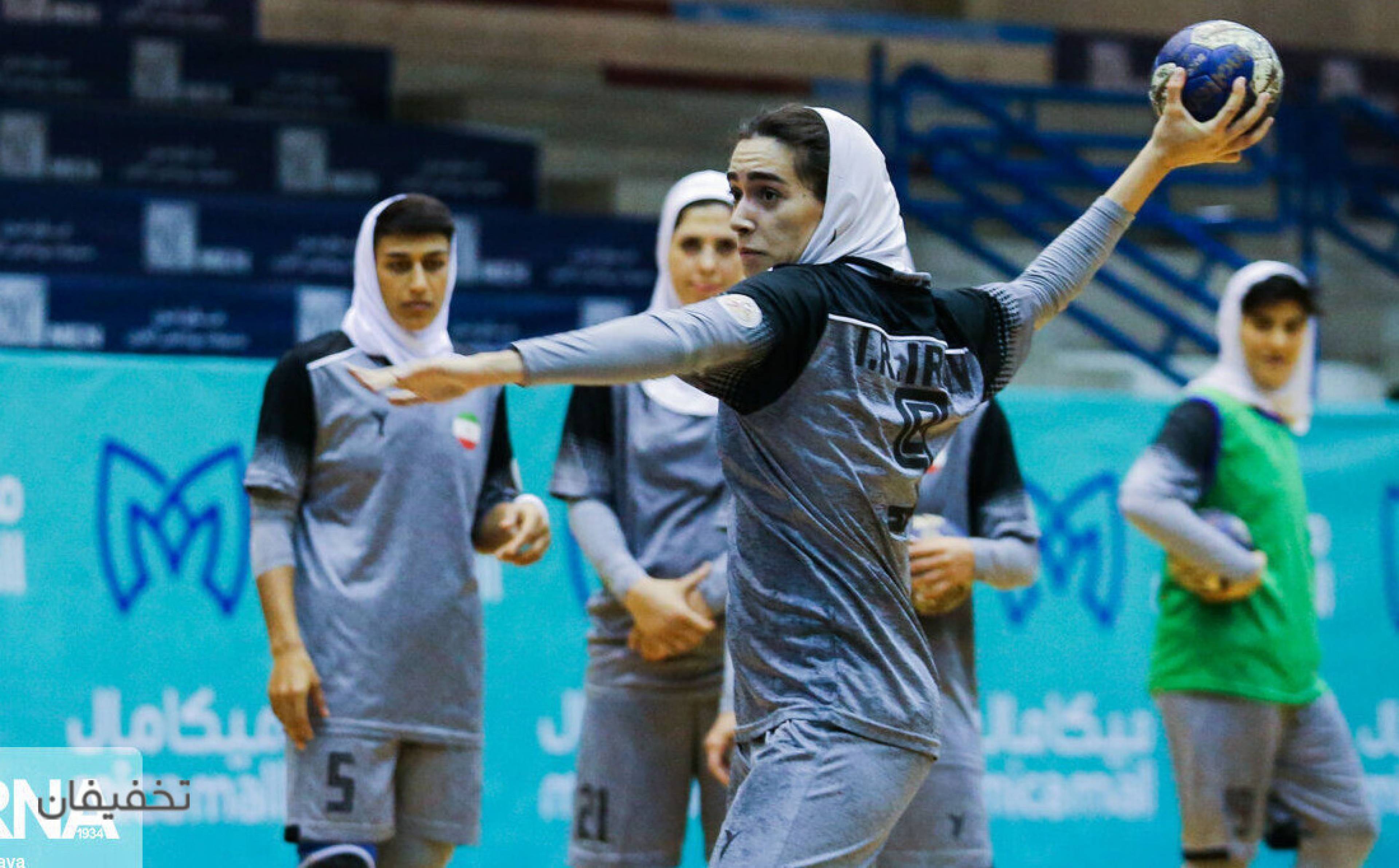 آموزش هندبال در مجموعه شهید کشوری