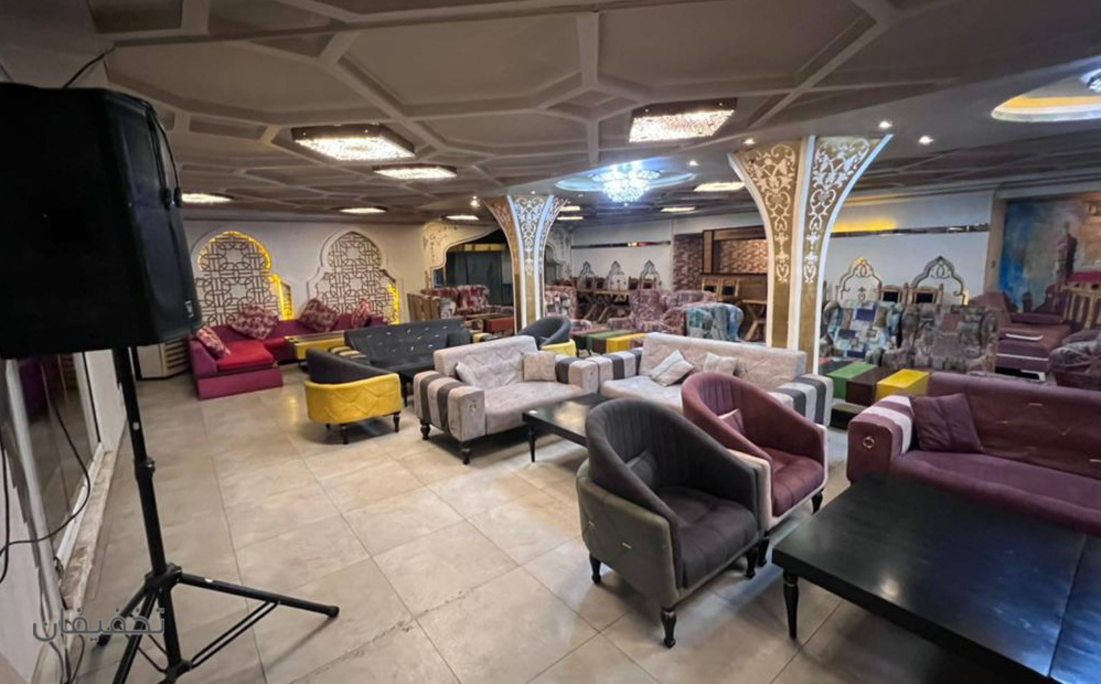 باغچه رستوران آبشار