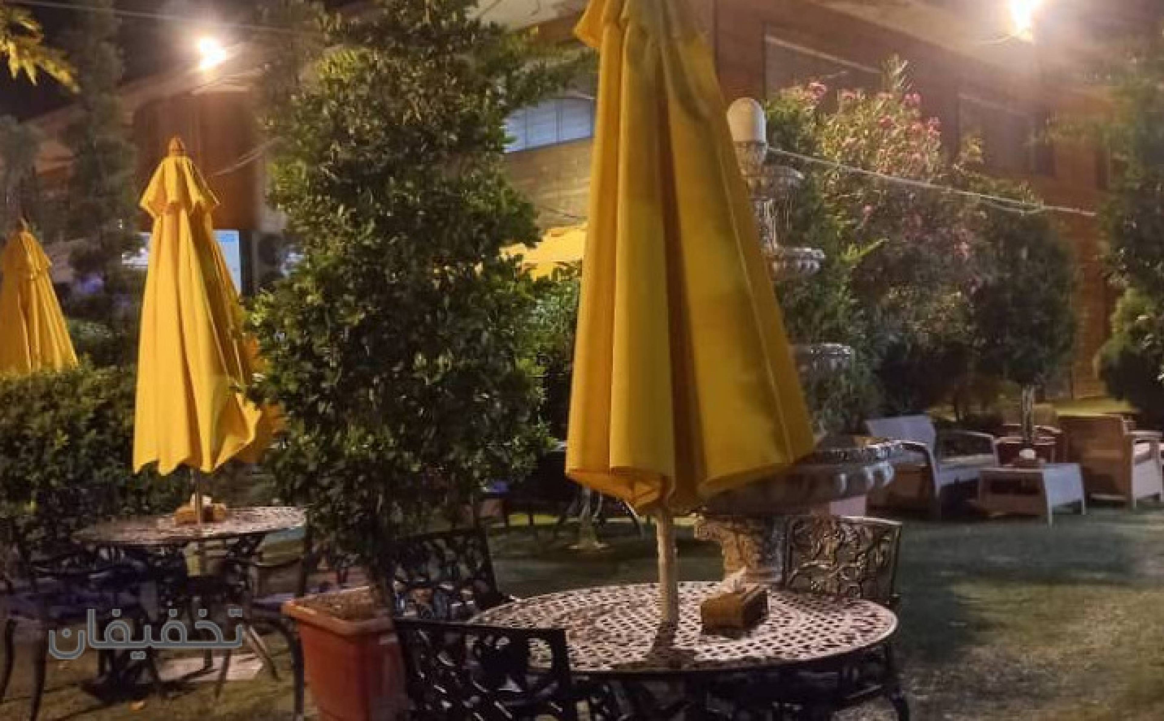 باغچه رستوران آبشار