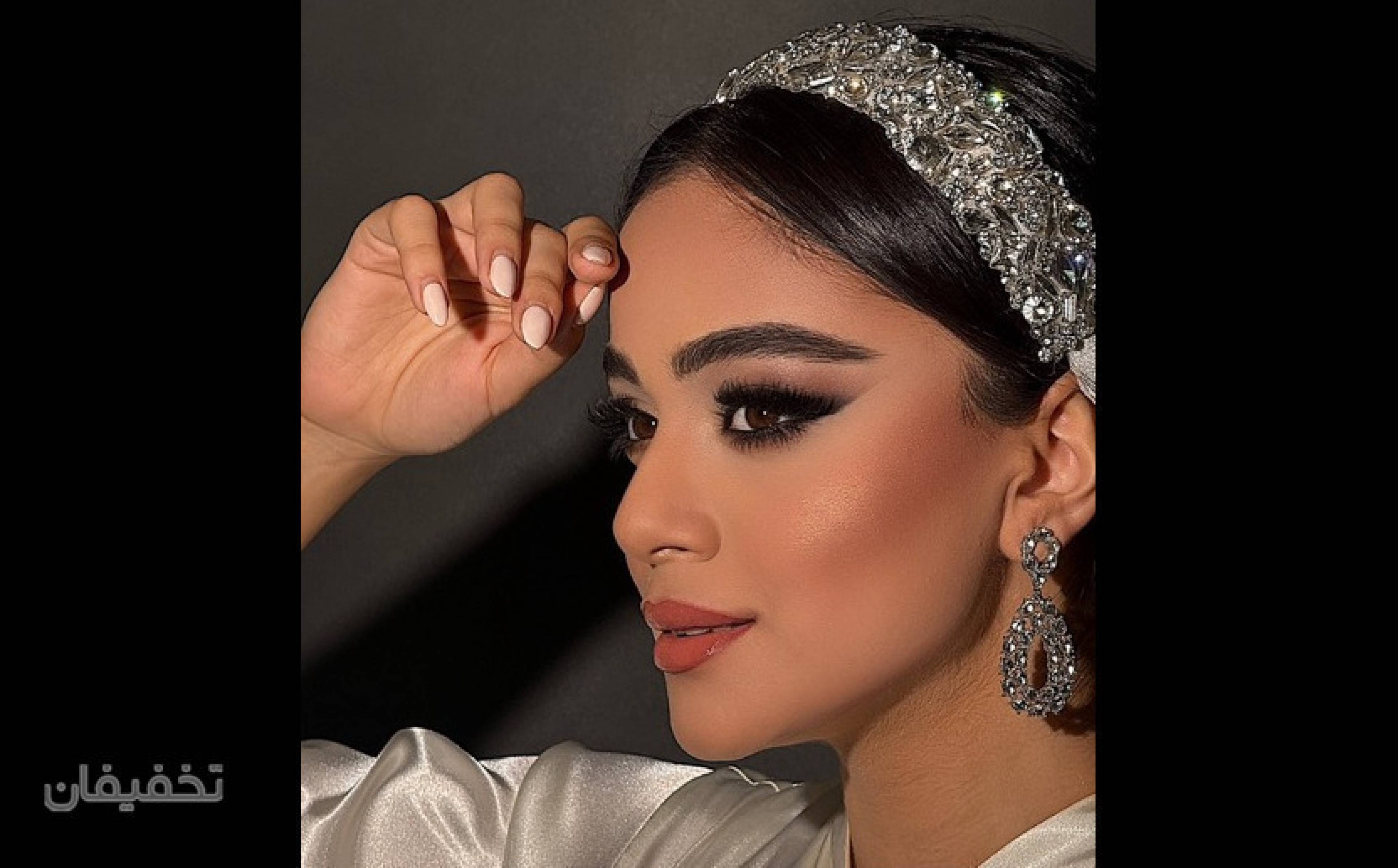 سالن تخصصی میکاپ و کراتین سلماز آقاجانی 