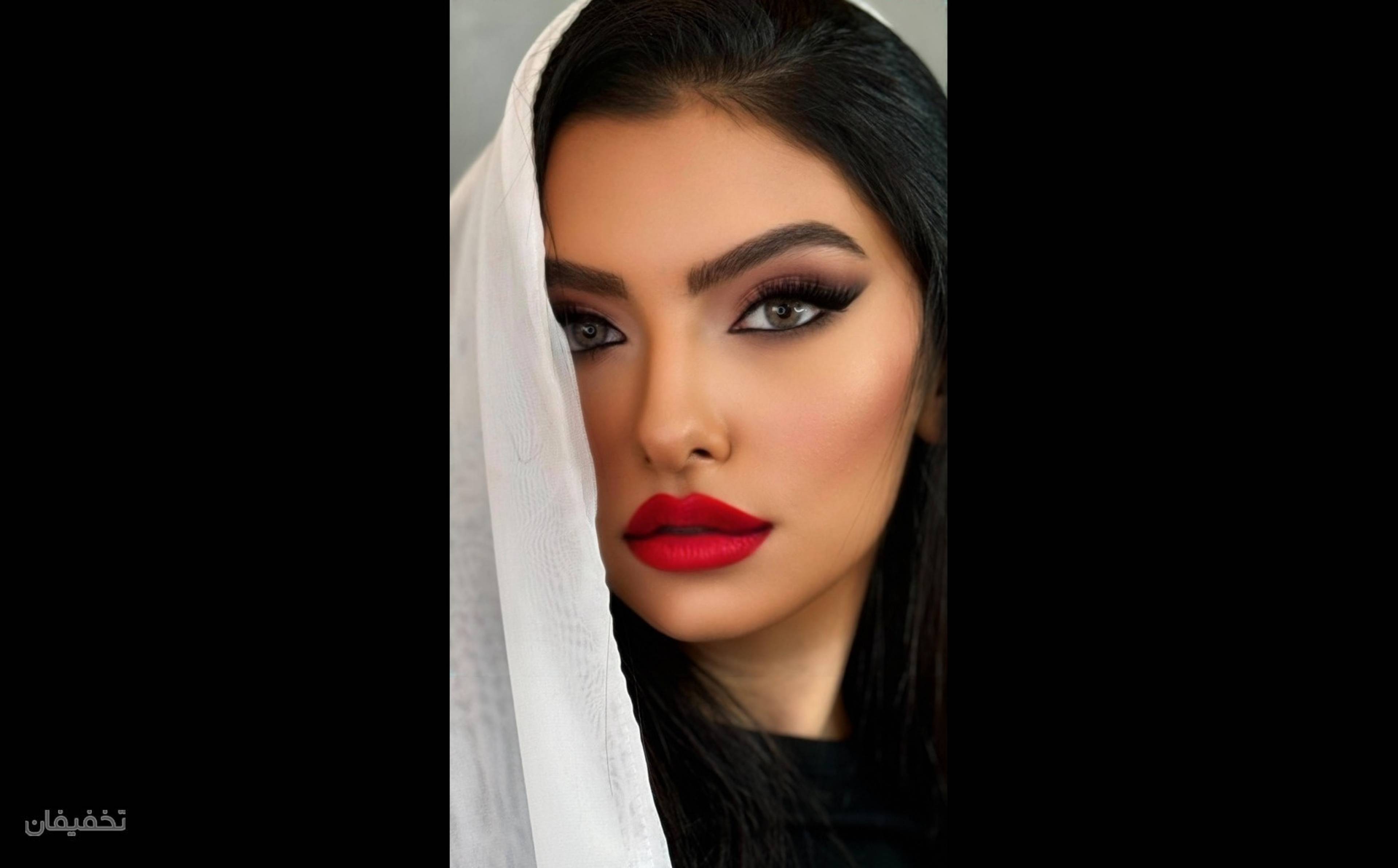 سالن تخصصی میکاپ و کراتین سلماز آقاجانی 