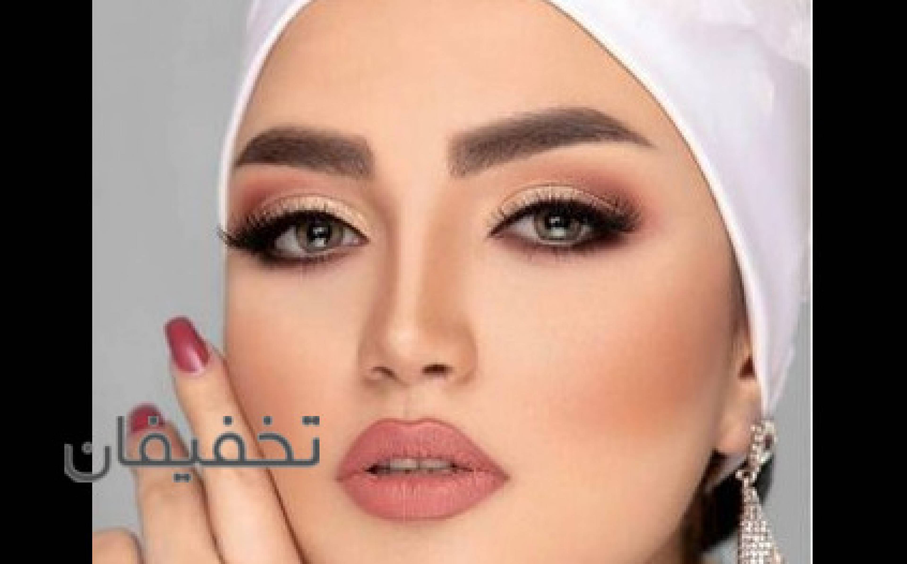 مرکز تخصصی میکروبلیدینگ ابرو مریم مجیدی 