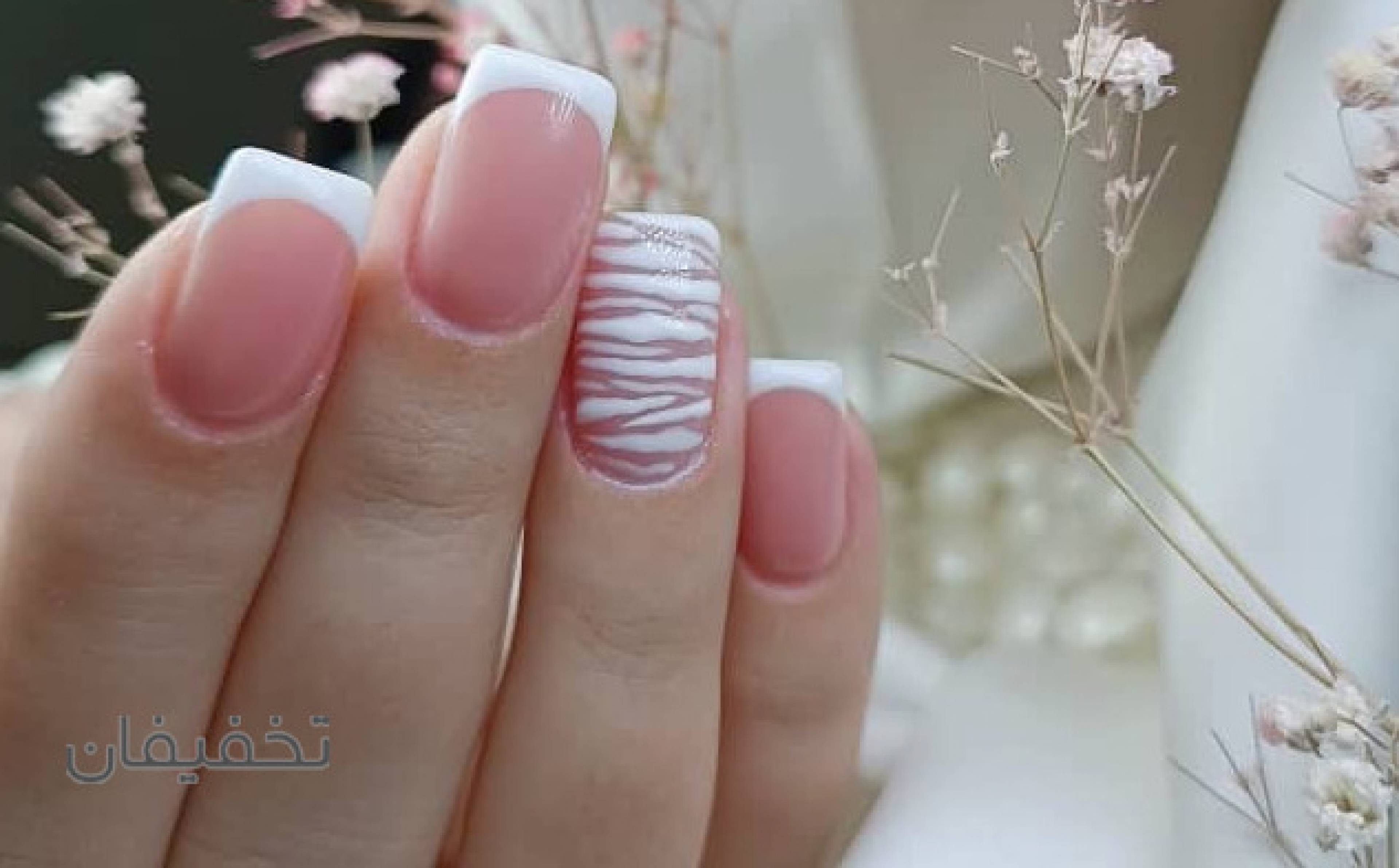 خدمات زیبایی و آموزشی ناخن در سالن زیبایی ماهدیس 