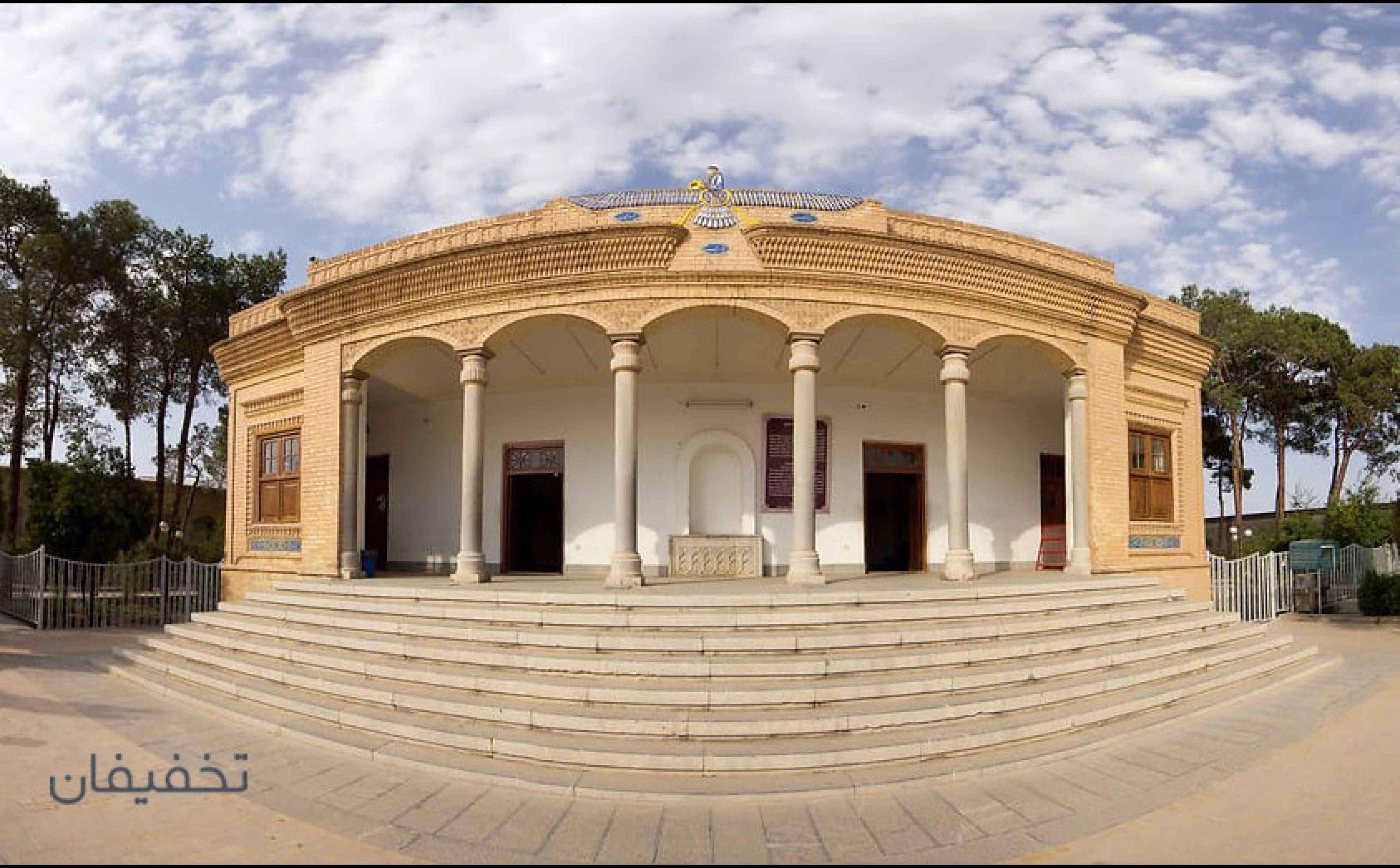 گروه تورهای نوین