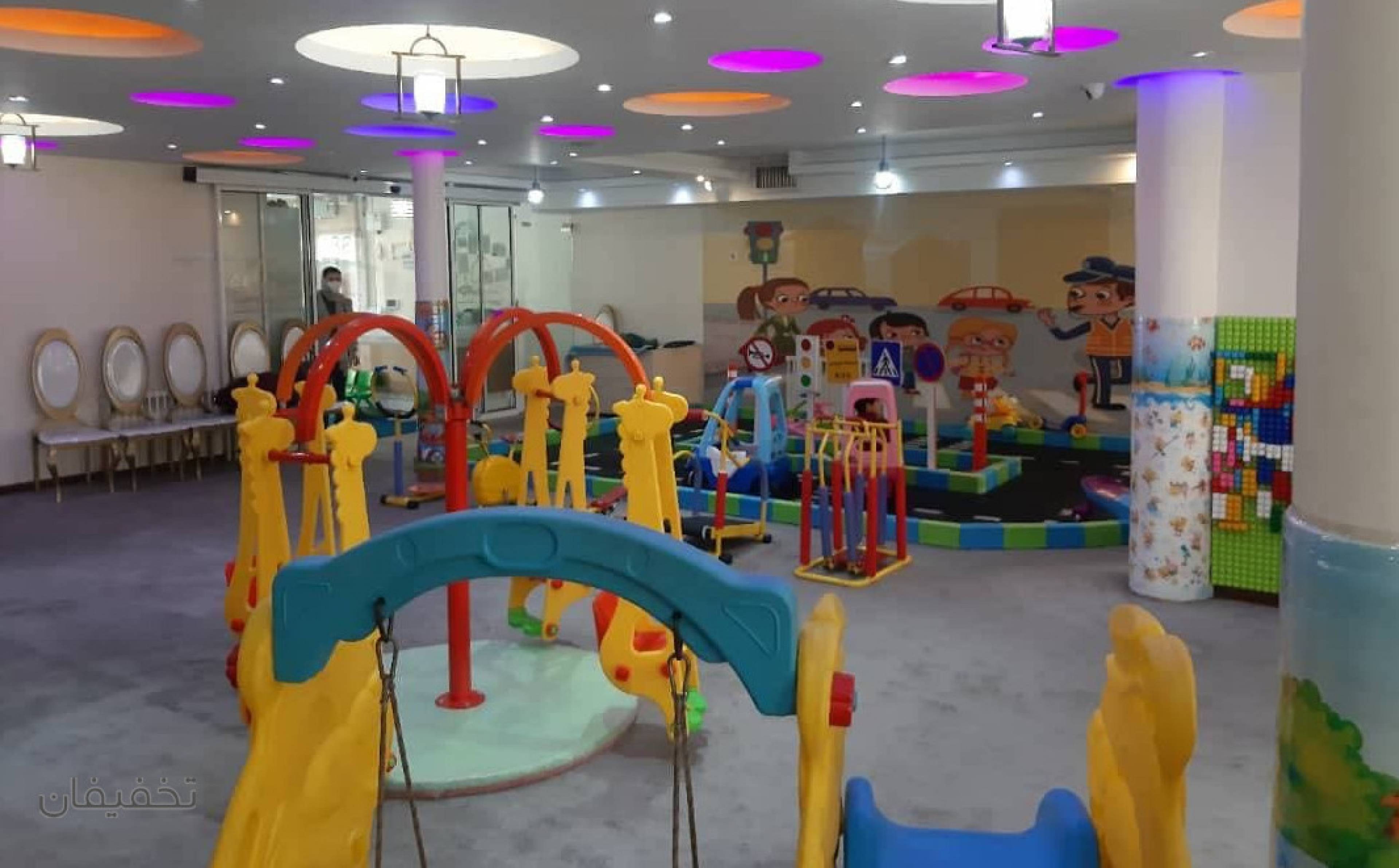 خانه بازی پرنده طلایی -بسته شده