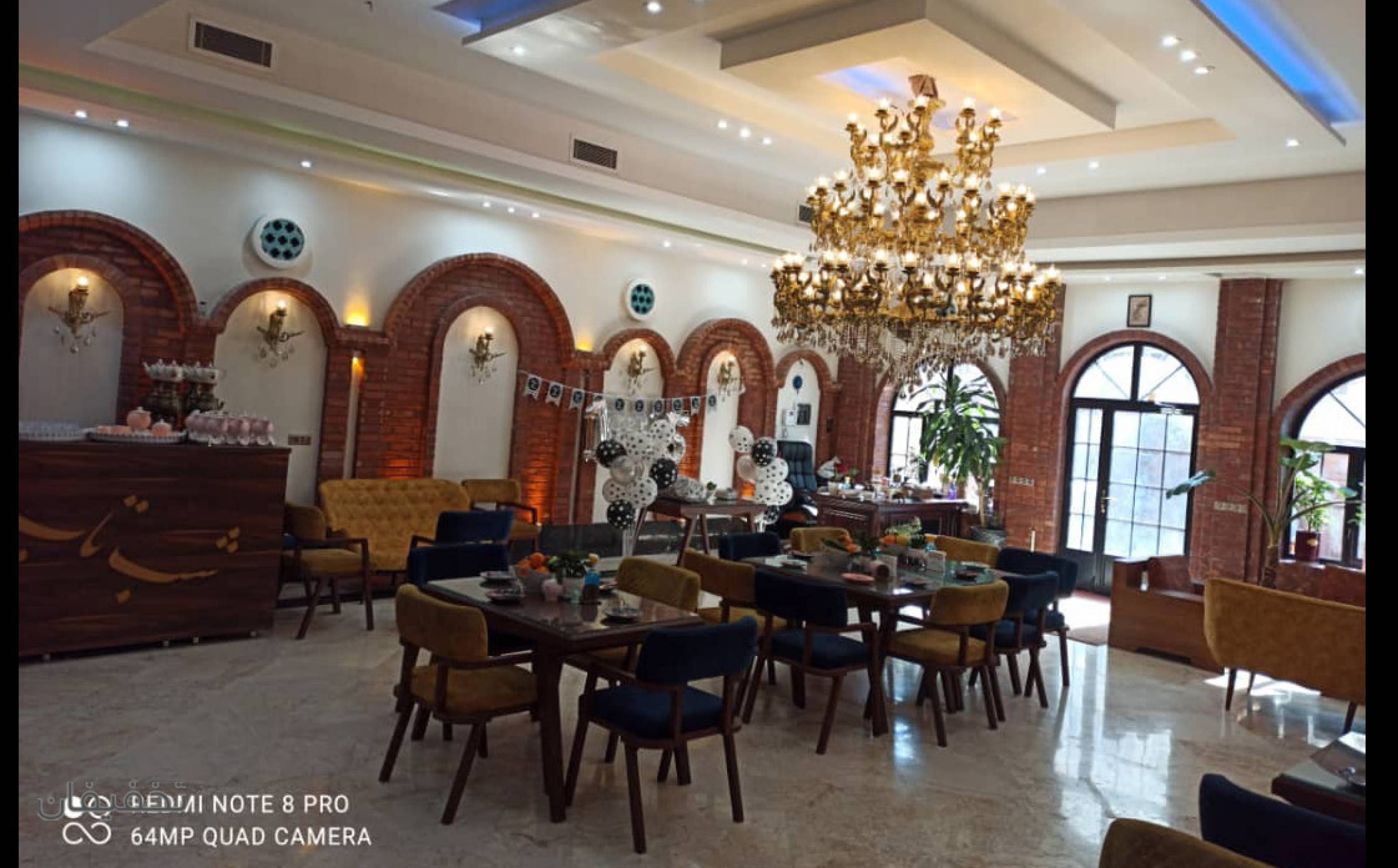 سفره خانه سنتی شب تاب