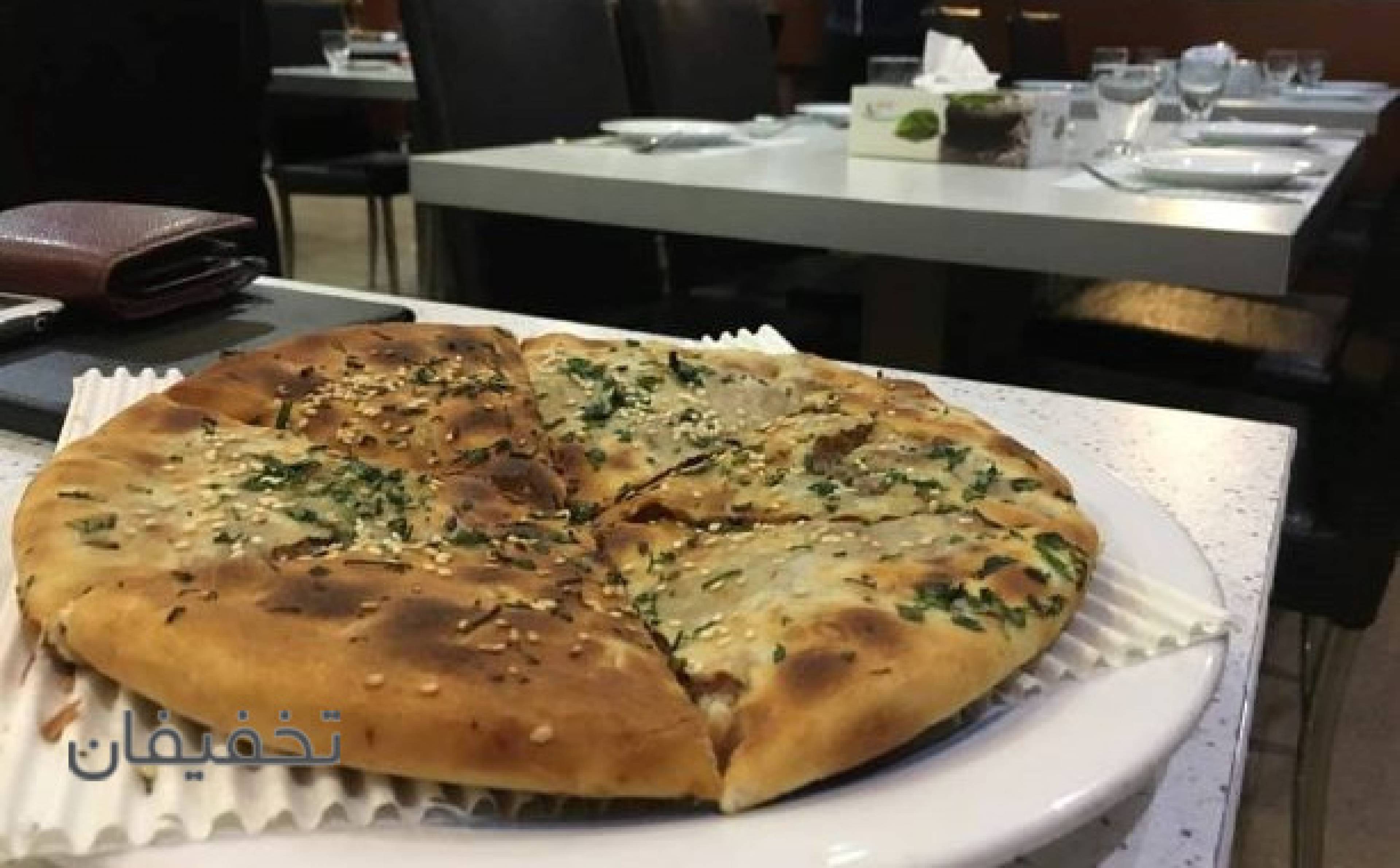 رستوران لبنانی طاووق