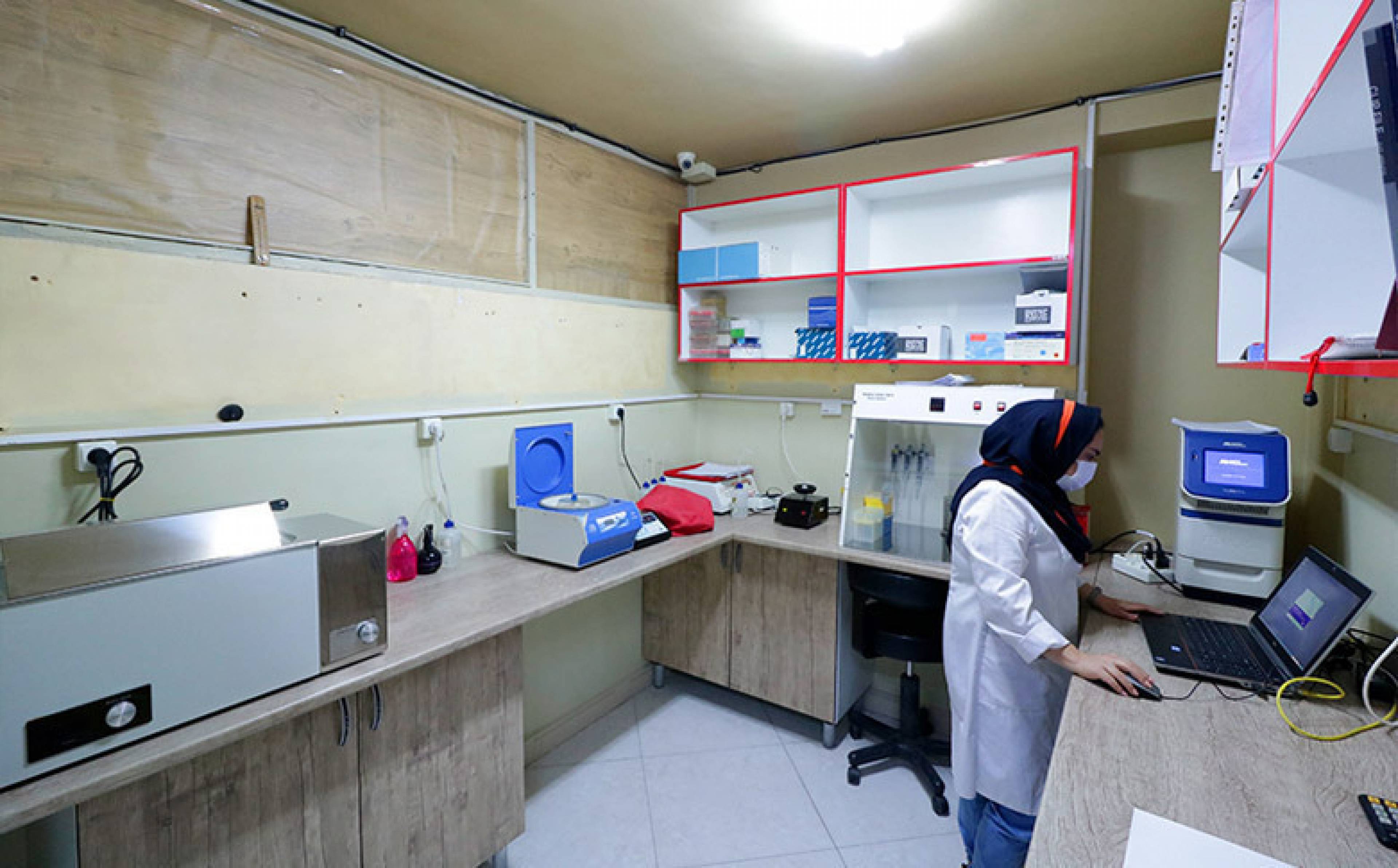 آزمایشگاه ژنتیک پزشکی و پاتوبیولوژی آتبین