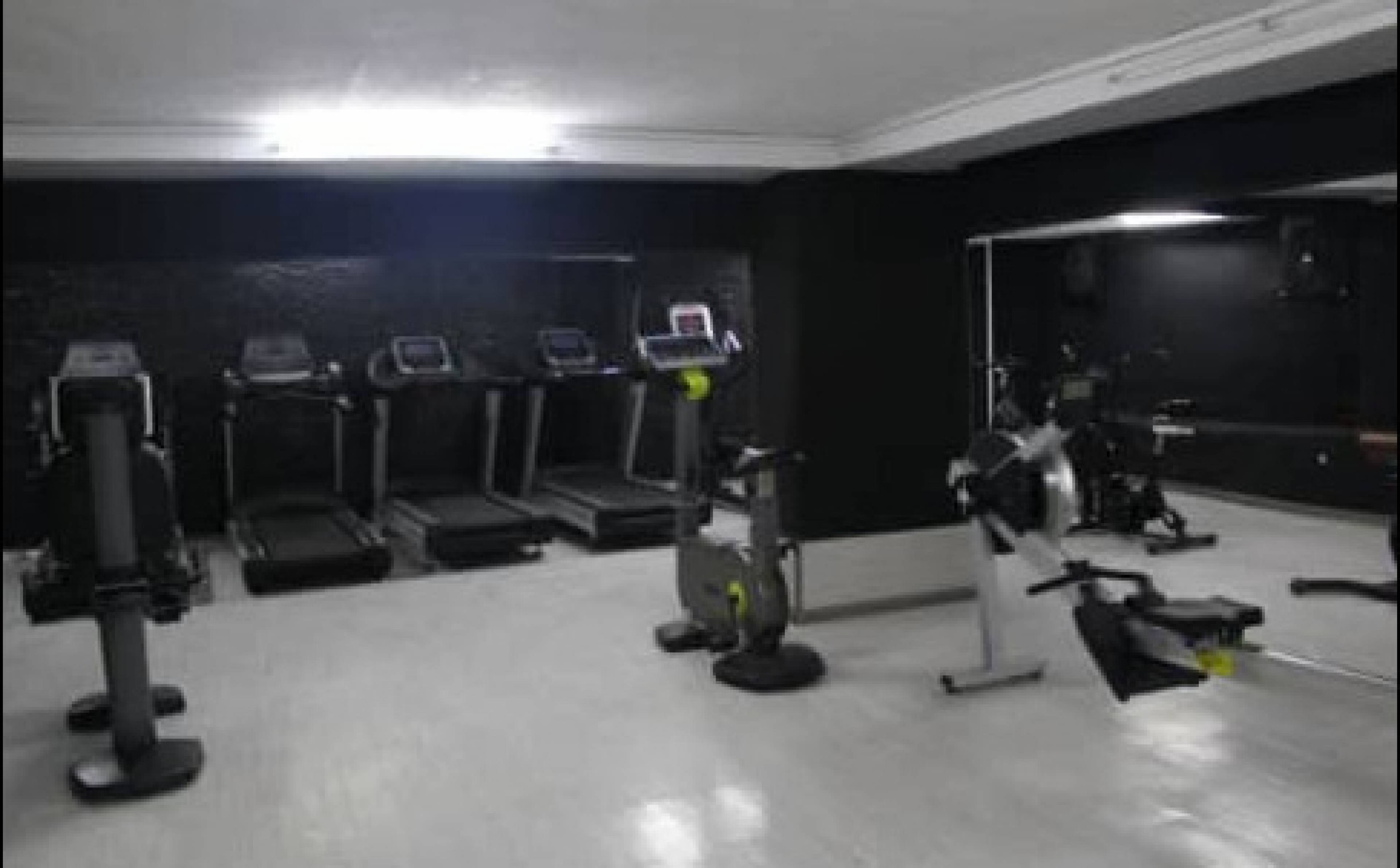 باشگاه بدنسازی آیرون فیتنس ویژه بانوان