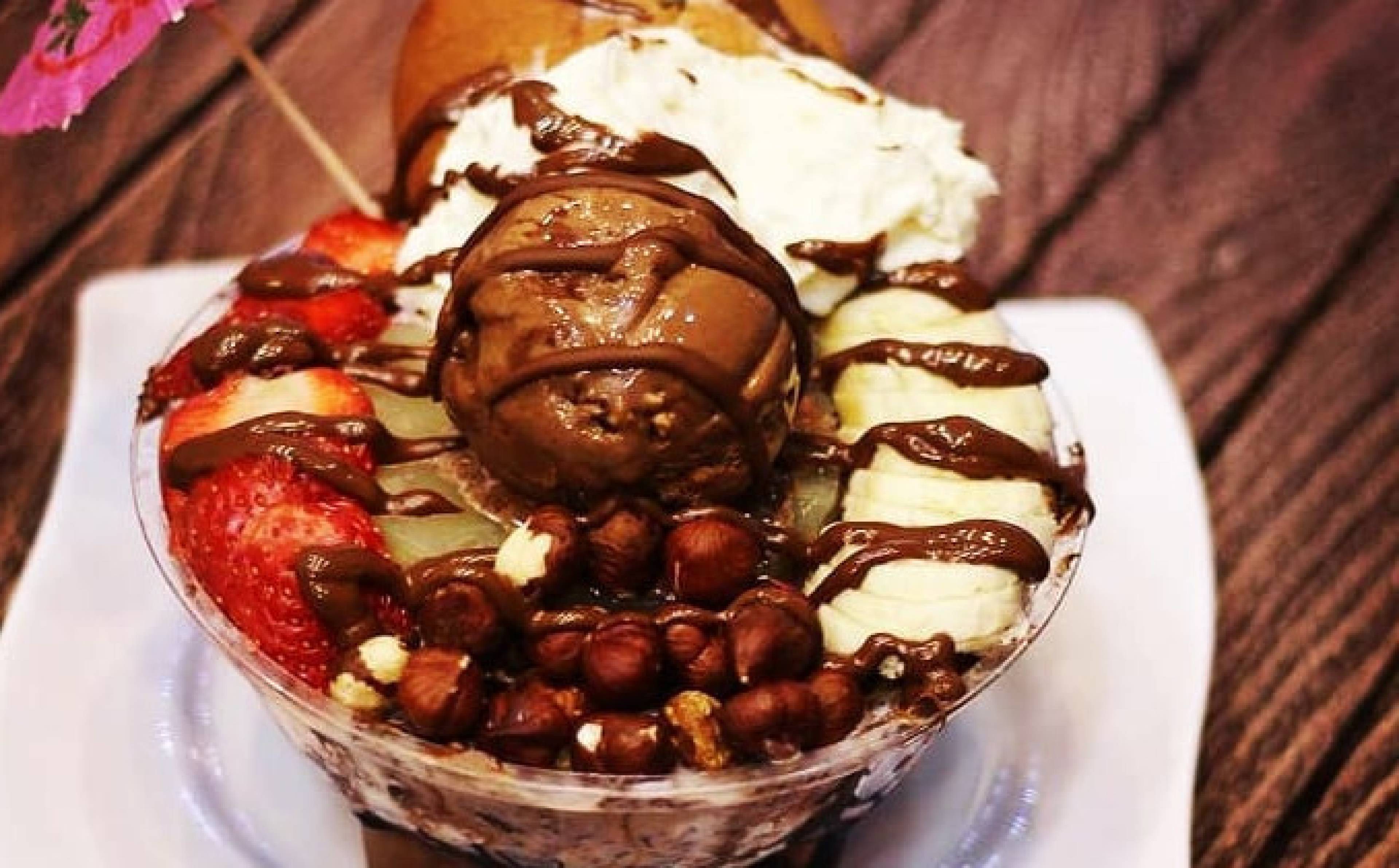 ابمیوه بستنی تریا شهرزاد