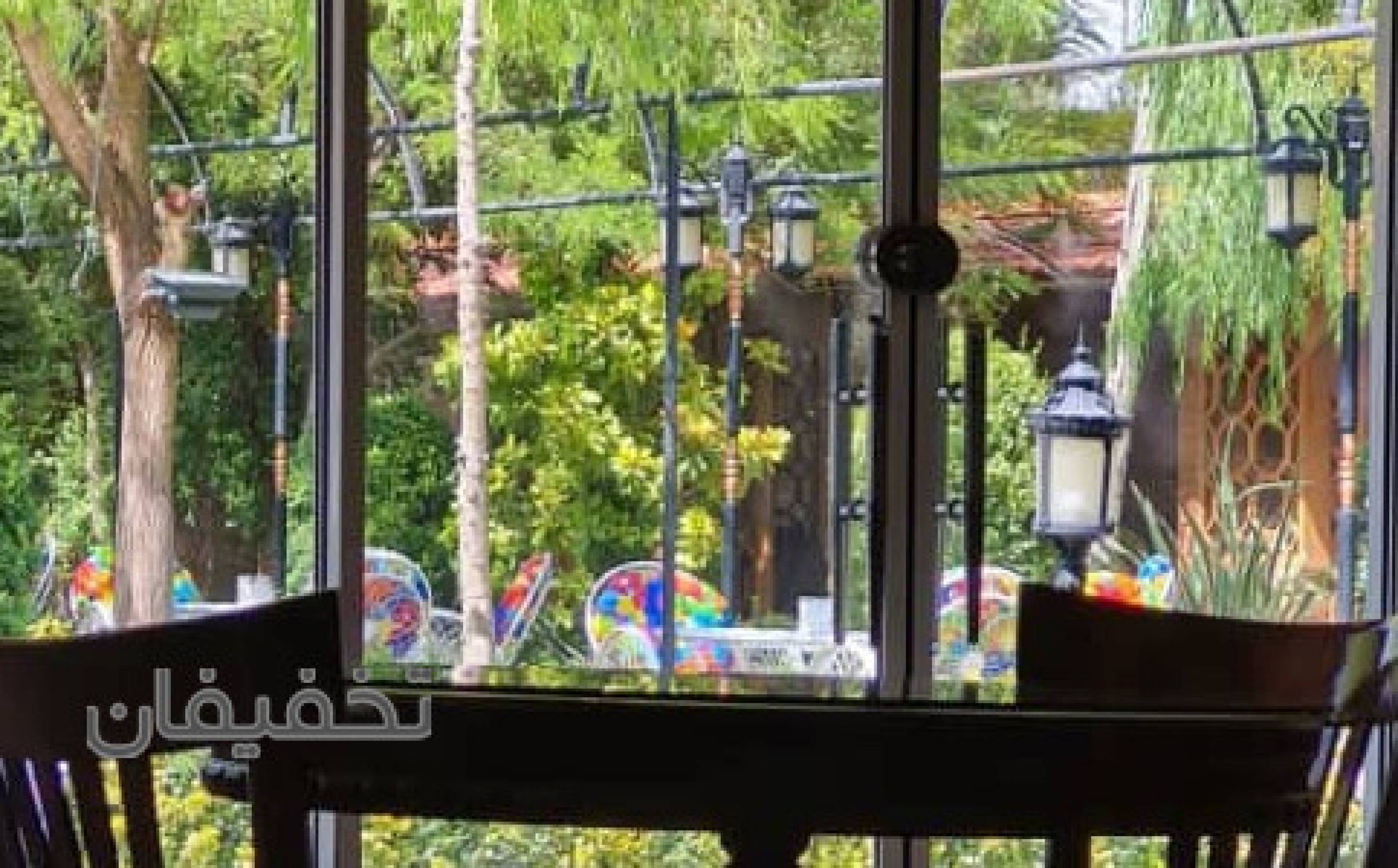 باغ رستوران عمارت شب نشین
