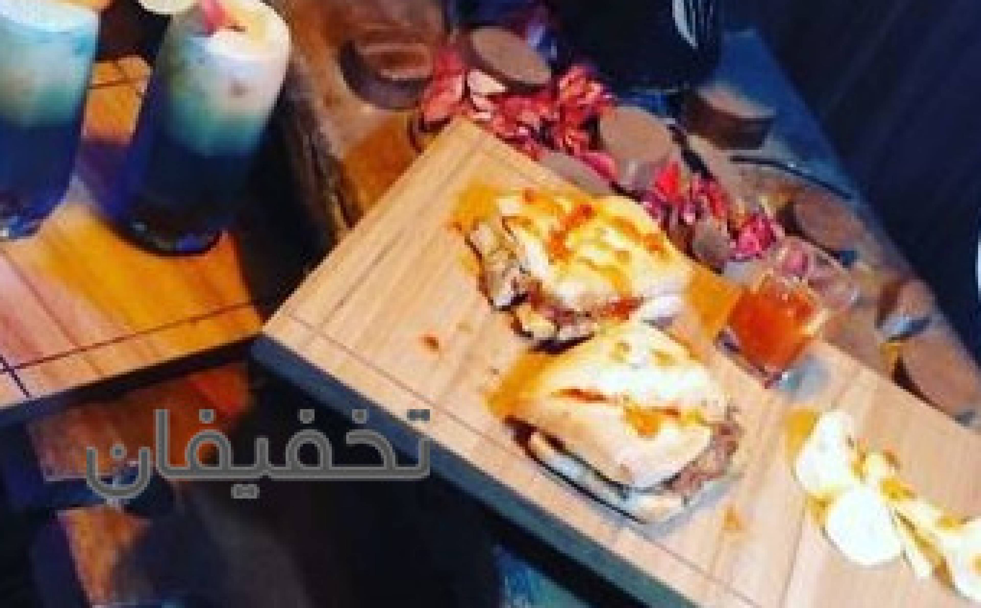 کافه رستوران ماه سان