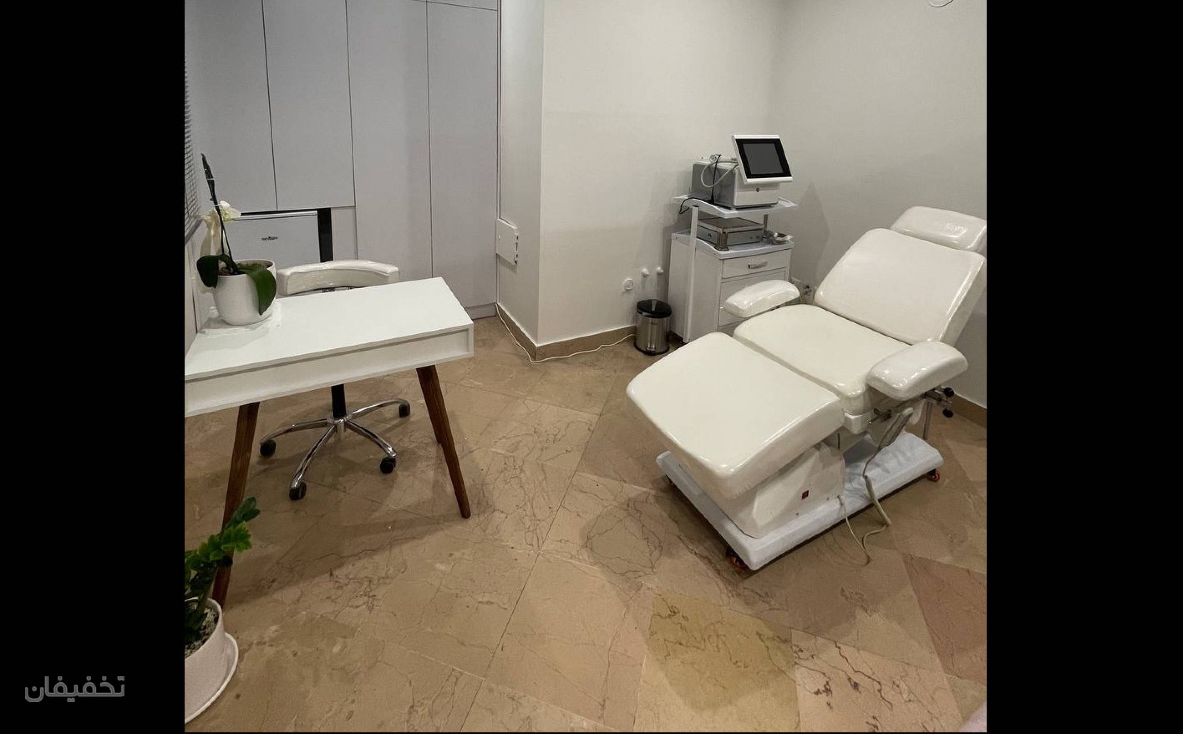 مطب پوست مو زیبایی دکتر هوشنگی