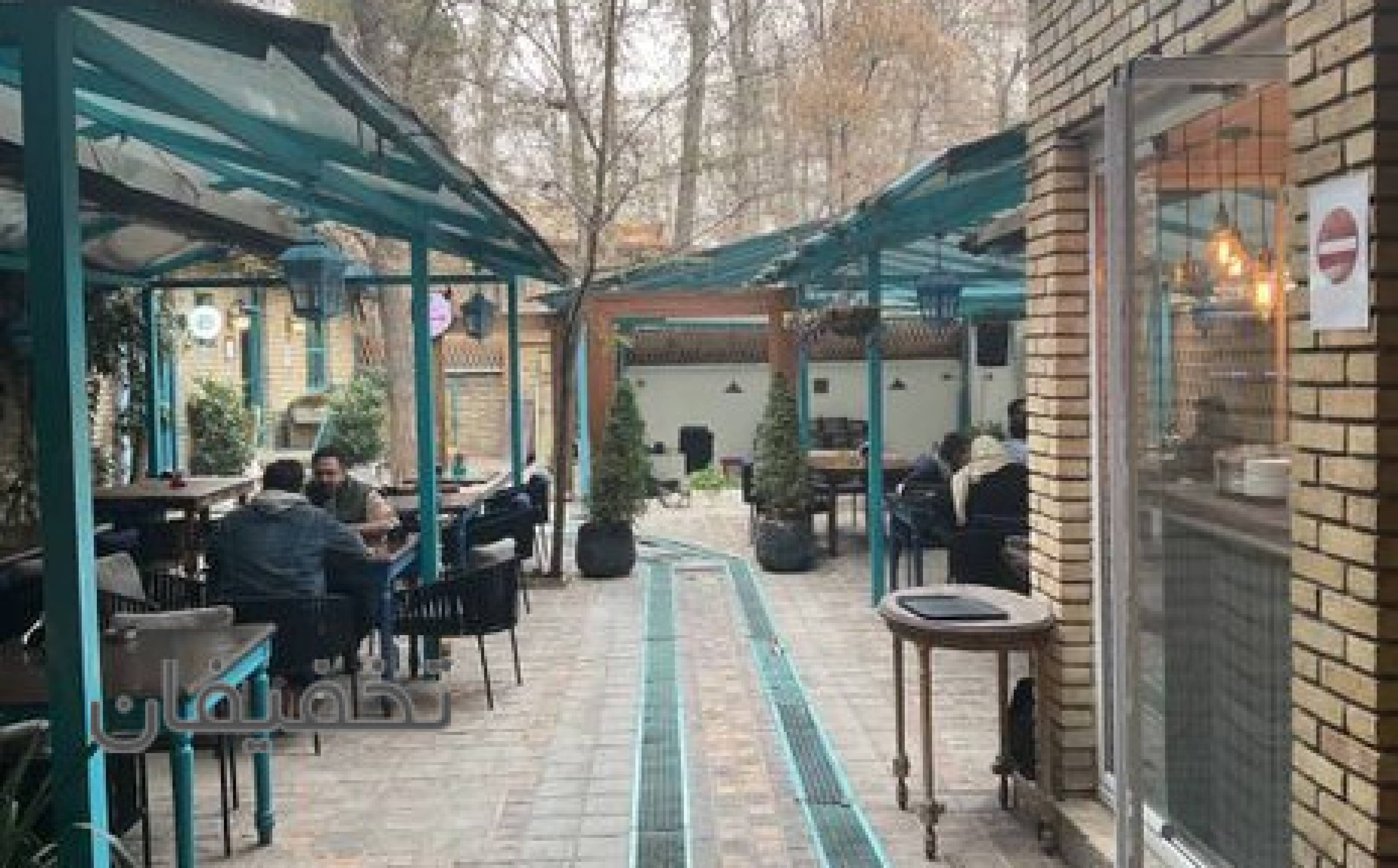 کافه آیشا(عمارت خانه دوست)