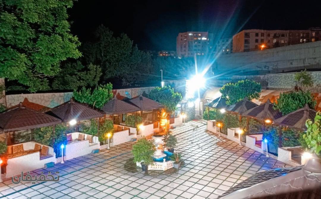 باغ رستوران طاووس